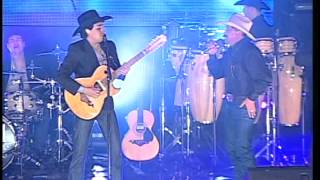 Costumbre y Emilio Navaira C11 en vivo  Estar enamorado video oficial [upl. by Vijnas]