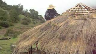 Construcción de TECHO con fibra vegetal Centro Holístico Los lagartos [upl. by Nyledam]