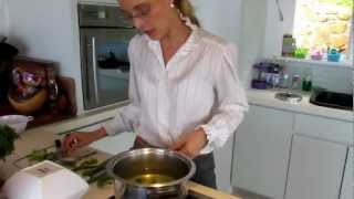 How to prepare fresh broad beans [upl. by Adaiha869]