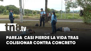 En Managua pareja de motorizados queda inconsciente tras colisión [upl. by Neiluj]