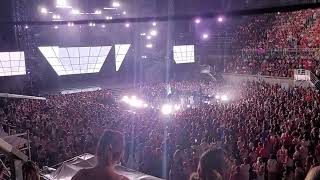 la chanson de l année 17 juin 2023  arène de Nîmes Pierre de Maere et vitaa [upl. by Mallorie]