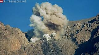 Yes that just happened Explosive eruption at Semeru Volcano Nov 18 2023 [upl. by Loy953]