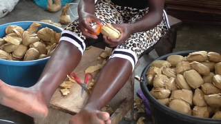 Alata Samina Shea butter african black export schwarze seife soap pressing in carton 2016 [upl. by Ettinger910]