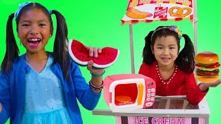 Jannie amp Wendy Pretend Play w Magic Microwave Pretend Squishy Food Kids Toys [upl. by Anuait]