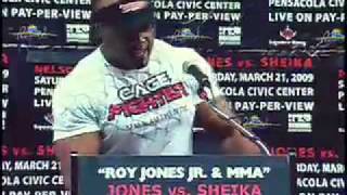 Roy Jones Breaks Up Bobby Lashley and Jason Guida fight at Press Conference [upl. by Thormora]