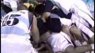 2004雅典奧運男籃阿根廷vs塞爾維亞 Manu Ginobilis GameWinner Buzzer Beater [upl. by Alic]