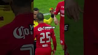 Por qué este árbitro expulsó a 3 futbolistas en solo 1 segundo 😰 [upl. by Fornof]