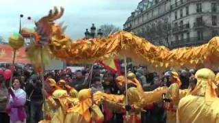 Nouvel an Chinois  Danse du Dragon à Paris  Chinese New Year  Dragon Dance in Paris [upl. by Arema787]