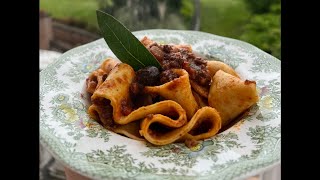 Pappardelle al ragù dellOsteria del Cinghiale Bianco [upl. by Cho]