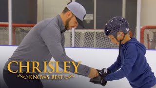 Chrisley Knows Best Season 6 Episode 24 Savannahs Boyfriend Shows Grayson Some Love On The Ice [upl. by Mendive]