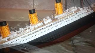 Titanic model sinking [upl. by Iredale561]