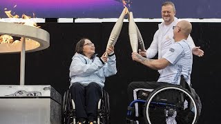 La flamme paralympique a débuté son parcours à Calais [upl. by Artenahs]