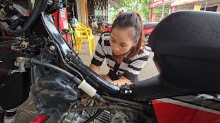 full videoThe girl fixed the lines of cars for the locals [upl. by Bryanty]