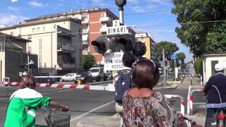 Passaggio a livello con semibarriere di via canale molinetto in HD  Ravenna [upl. by Annaillil]