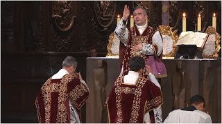 Messe traditionnelle à NotreDame de Paris  vendredi 7 juillet 2017 [upl. by Oira]