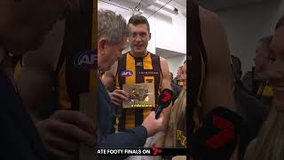 The mum who bakes cookies for the players 🍪 afl hawthornfc [upl. by Gnouhp]