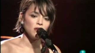 COME AWAY WITH ME  NORAH JONES live at Ancienne Belgium 2010 [upl. by Mendel]