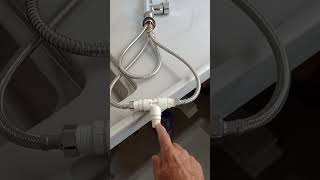 como instalar uma torneira de pia de cozinha com mando comando quando so tem agua fría [upl. by Reprah]