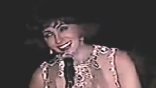 Shirley Bassey  Hey Jude 1998 Live in Egypt [upl. by Redienhcs]