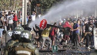 Chilenos protestam na rua para pedia ajuda ao governo [upl. by Sile]