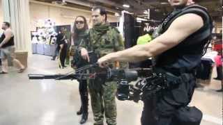 US Colonial Marine with M56 smart gun at Calgary Expo [upl. by Ymorej]