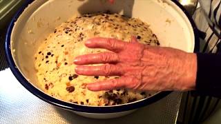 Stollen backen mit Gisela [upl. by Tormoria646]