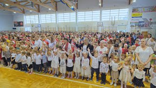 quotSzkoła do kolędyquot  Wspólna kolęda w ZSO nr 4  quotPrzybieżeli do Betlejem pasterzequot [upl. by Anha]