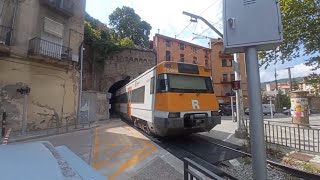 Renfe 447 R3 amb destinació La Tor de Querol entrant al Túnel del Calvari de Ripoll [upl. by Olnay]