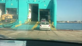 Cómo embarcar el vehículo en el ferry de Balearia II embarque más complicado [upl. by Auod]