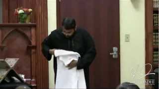 Hajj  How to wear Ihraam the most practical way  Yasir Qadhi  November 2010 [upl. by Treve]