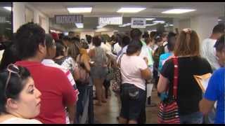 Immigrants Line Up for Obama Deportation Deferment Program [upl. by Hars]