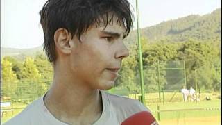 Rafael Nadal entrenando con Toni Colom y entrevistado en el future vigo agosto 02 [upl. by Aruat694]