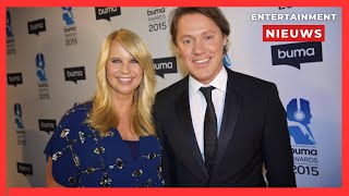 Heeft Jeroen van Koningsbrugge moeite met liefje Linda de Mol [upl. by Nnayllehs562]