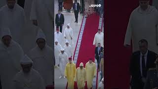 لحظة وصول الملك محمد السادس إلى البرلمان لافتتاح الدورة الخريفية [upl. by Ymrots942]