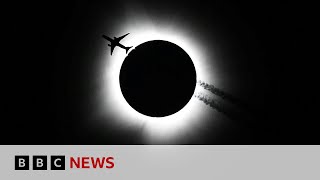 Total solar eclipse North America watches in wonder  BBC News [upl. by Arbed]