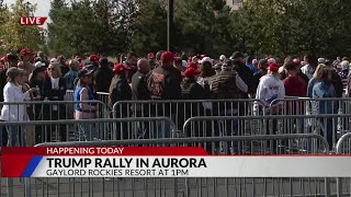 Long lines forming for attendees to get into Trumps rally in Aurora [upl. by Cliffes]