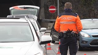 Schaffhausen Polizei informiert Autofahrer über Vignettenwechsel [upl. by Rochella234]