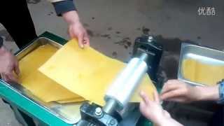 Electrical beeswax foundation machine bee wax foundation embossing roller [upl. by Gney]