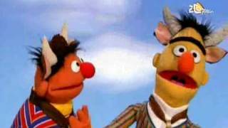 Bert amp Ernie  Bert amp Ernie fantaseren dat ze dieren zijn [upl. by Rozanna256]