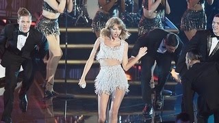 Taylor Swift Shake It Offquot Performance at MTV VMA 2014 was Wow  MTV Video Music Awards 2014 [upl. by Aronoel332]