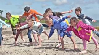 Kinderyoga am Strand und Kinderschwimmen im Bewegungsbad quotSuper macht ihr dasquot [upl. by Acimak778]