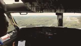 ATERRIZAJE EN HUATULCO VISTO DESDE LA CABINA DE PILOTOS [upl. by Eolhc]