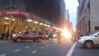 Les pompiers de New York en pleine action [upl. by Reilamag]