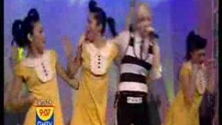 Live Sweet Escape GMTV  Gwen Stefani [upl. by Aicilat]