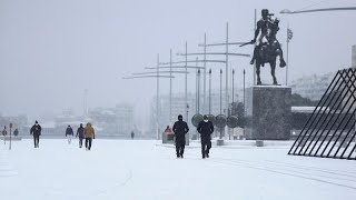 Schneesturm Medea in Griechenland LKWFahrer über 20 Std blockiert [upl. by Nofpets]