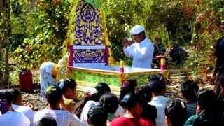 UNE CREMATION A BALI Indonésie  vidéo Dany Fischer 2012 [upl. by Meeki]