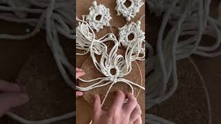 Easy macramé tutorial  Christmas tree hangings  maak je eigen kerstster  kerstversiering [upl. by Alrick]