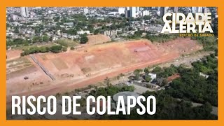 Chão cede 2 metros e cratera pode abrir a qualquer momento em Maceió AL [upl. by Neras]