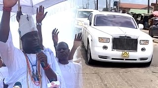 SEE HOW THOUSAND OF CROWD WELCOMES OONI OF IFE TO EJIGBO LAGOS FOR COMMISSIONNING IFOSHI ROAD [upl. by Marla494]