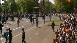 LIVE Beelden Ongeluk Koninginnedag 2009  uitzending NOS  Eerste beelden  Uncut footage  HQ [upl. by Nwhas]